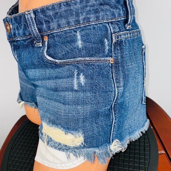 Mossimo Fringed Hem Jean Shorts 9 - Picture 4 of 8